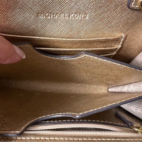 Michael Kors Jet Set Travel Shimmer Gold Crossbody Bag, Saffiano Leather 💋🤩 - Picture 13 of 16